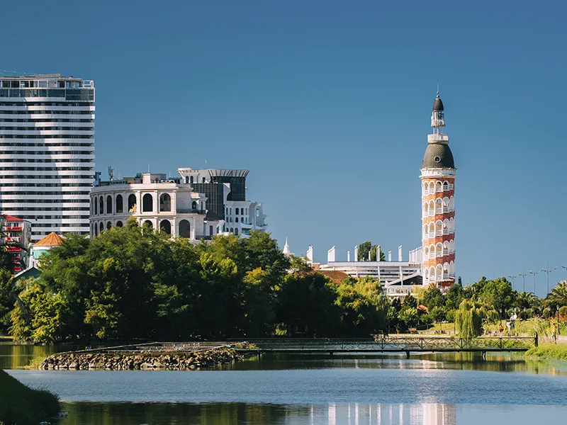 Batumi Stadtpark mit historischem Turm, Georgien